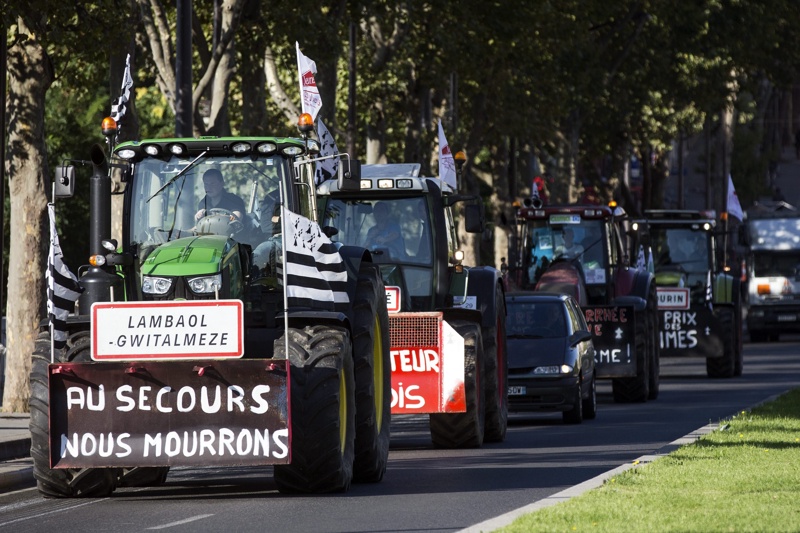 1500 тракторa блокираха Париж