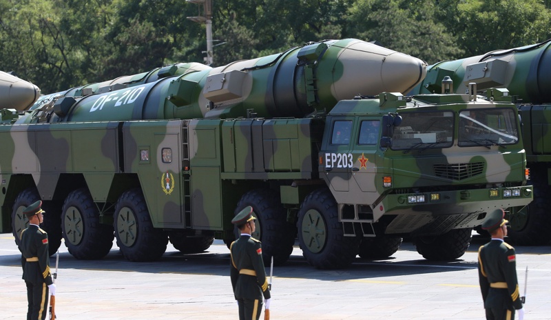 Китай разполага вече с над 500 ядрени бойни глави