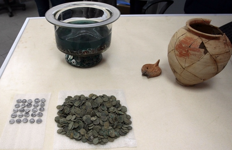 Откритата колекция от монети била на гръцкия гражданин Селвий Калист