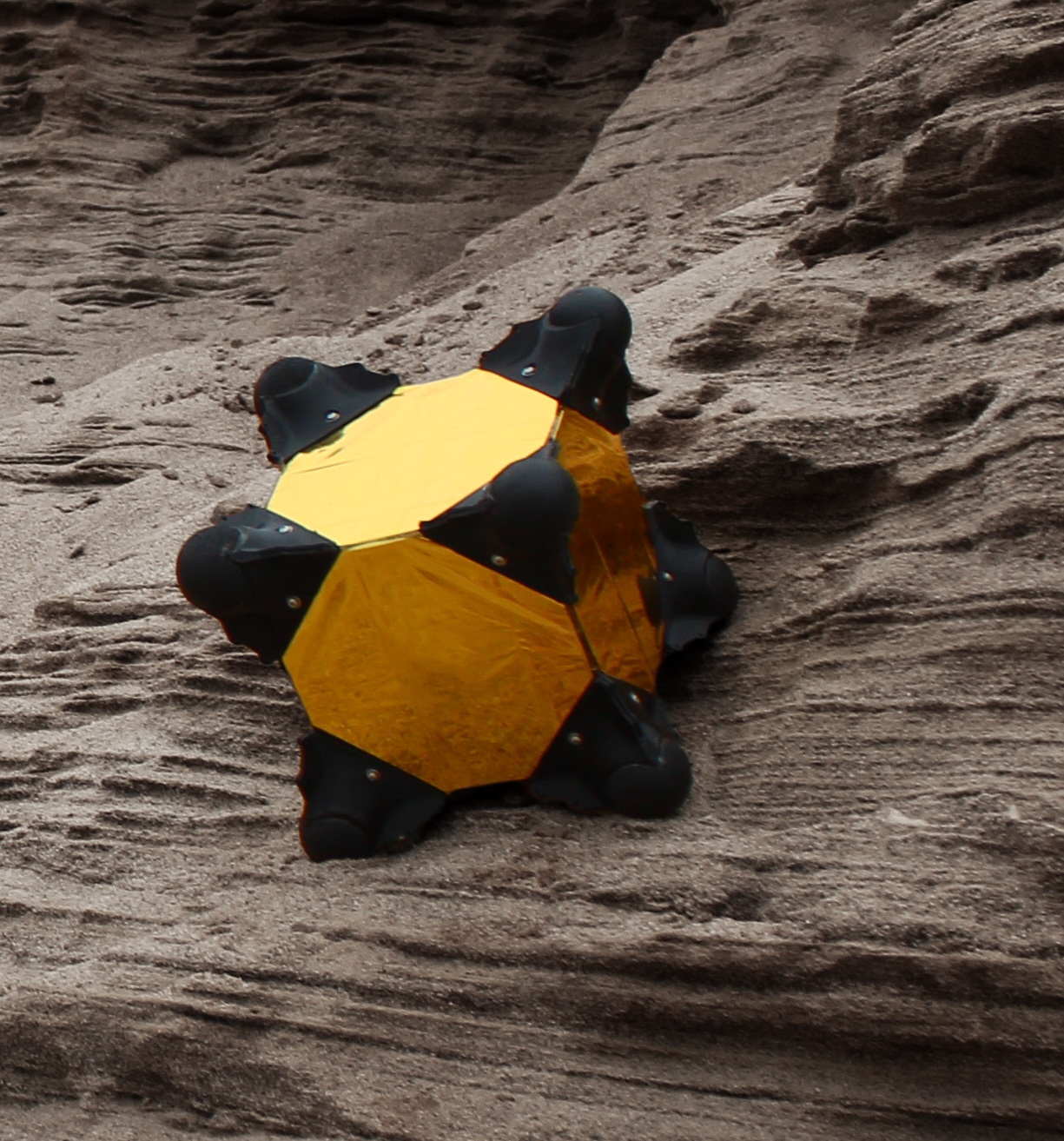 НАСА показа подскачащ ”кометоход” (видео)