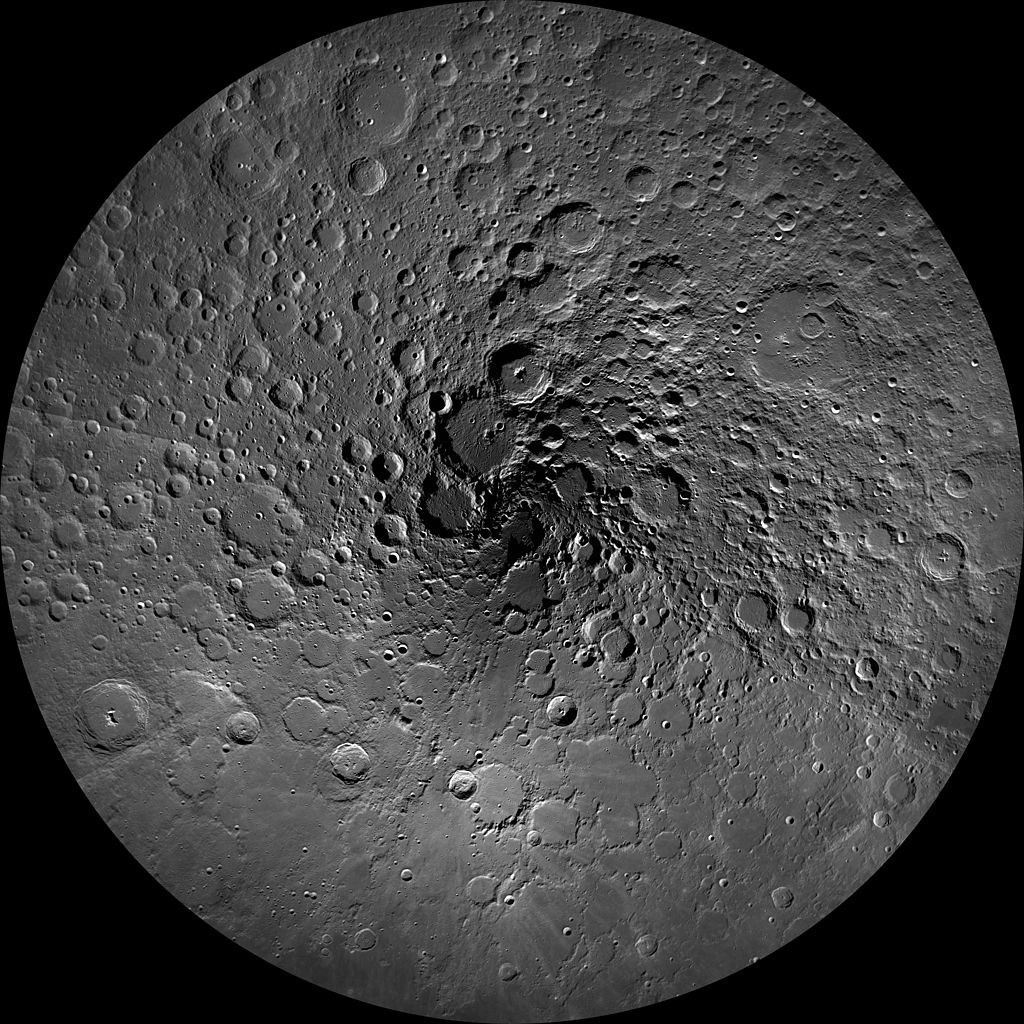 Мистерия на лунния северен полюс (снимки)