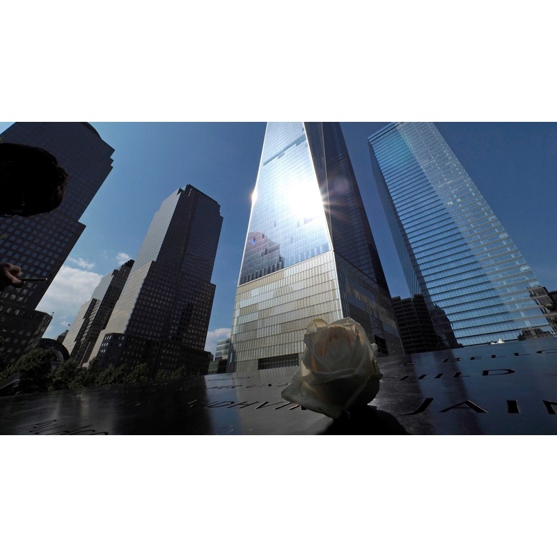 Мемориалът в Ню Йорк, издигнат в памет на жертвите от 11/9