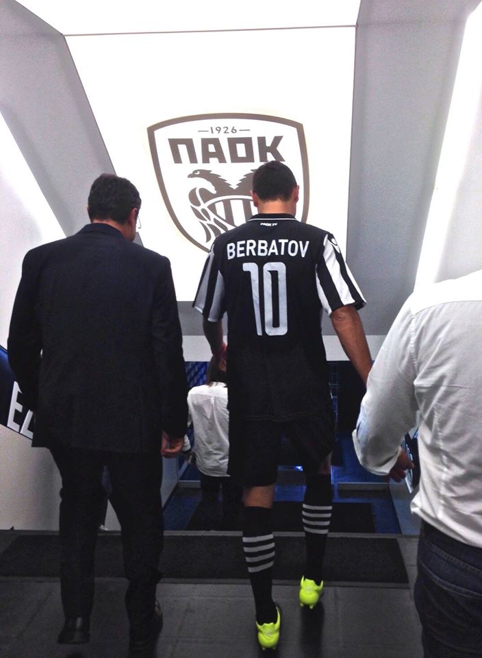 Българският нападател Димитър Бербатов направи своя дебют за новия си отбор ПАОК