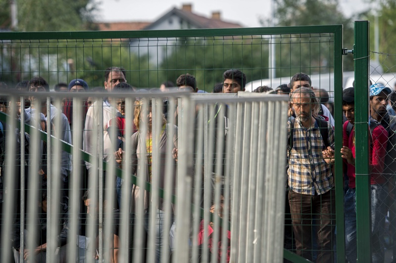 Сърбия и Румъния реагират на унгарската гранична политика