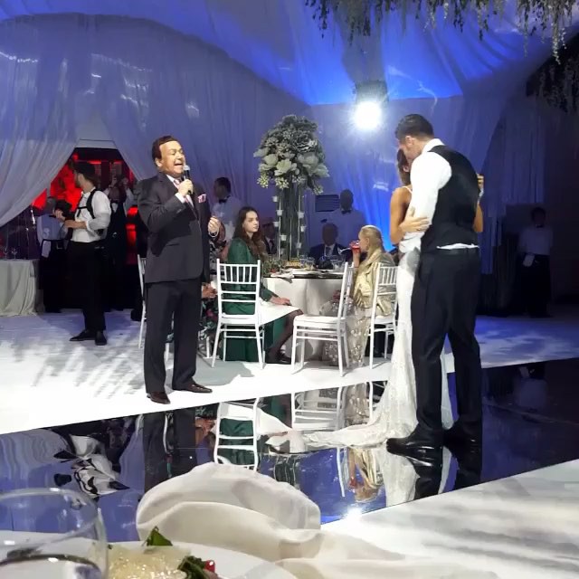 Йосиф Кобзон пее на сватбата на Благой Георгиев и Есмер