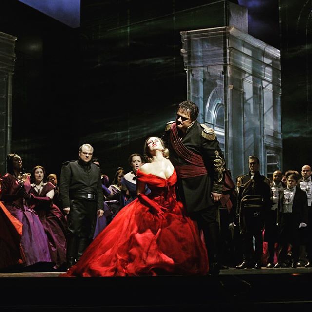Александър Антоненко и Соня Йончева в ”Отело” на ”Метрополитън опера”