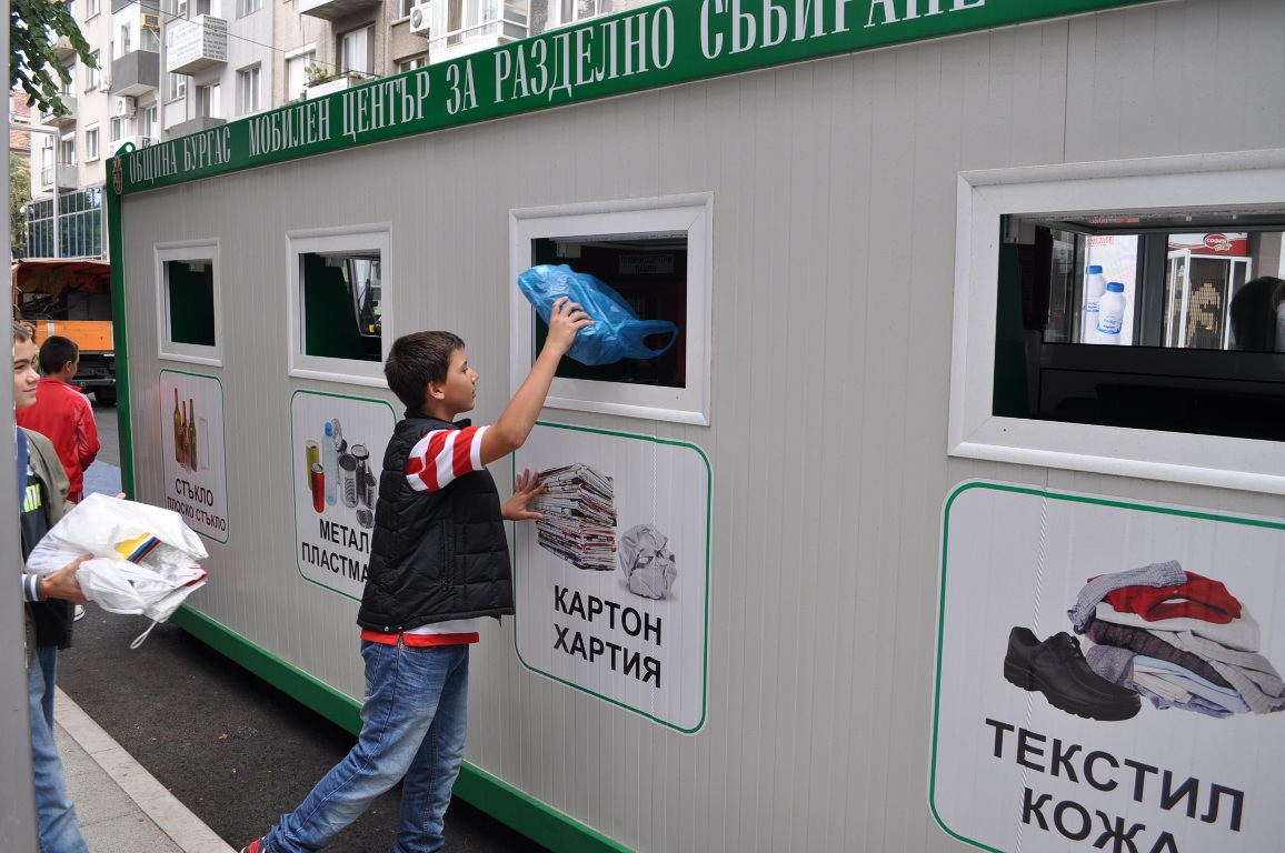 Бургас въвежда модерно сметопочистване (снимки)