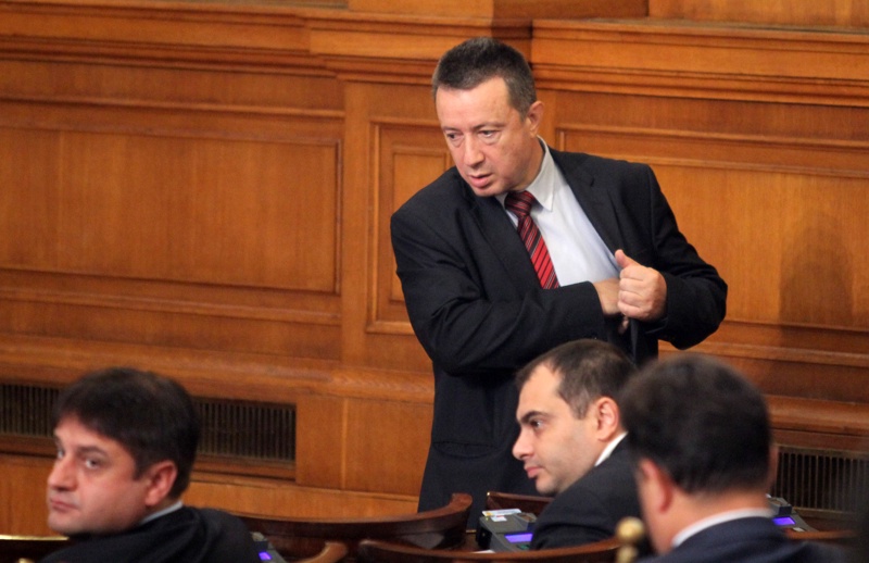 Поне половината от общините ще кандидатстват за държавно подпомагане, предупреди Янаки Стоилов