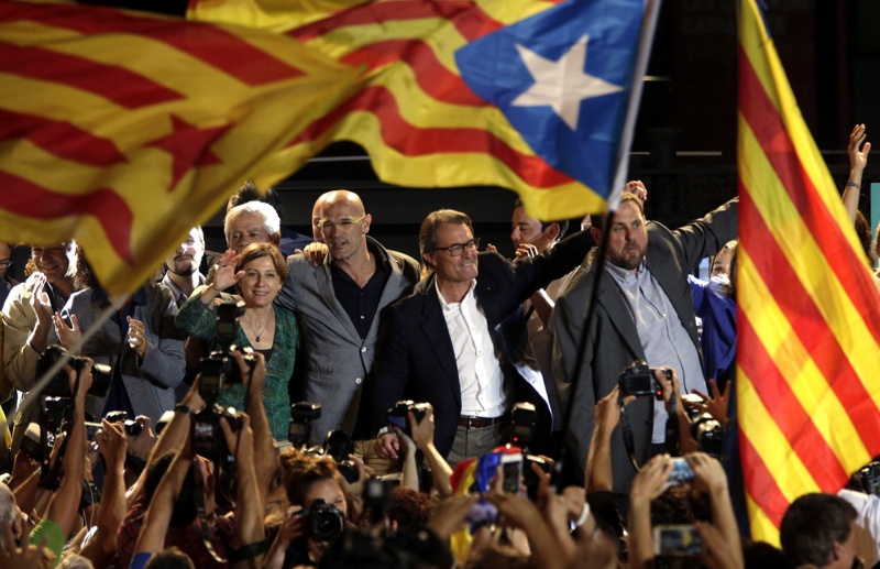 Артур Мас обяви победата на сепаратистите на местните избори