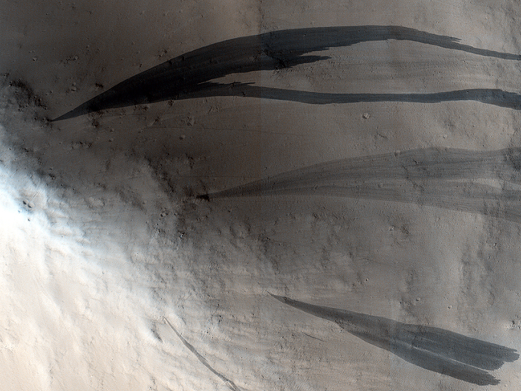 Течащата вода на Марс - тъмните ивици