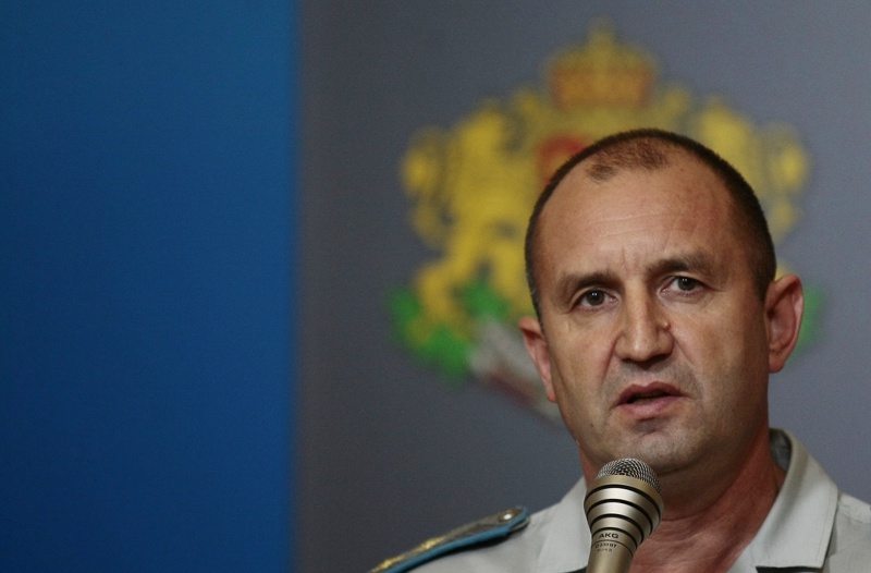 Очаква се указът на президента за освобождаване на генерал-майор Румен Радев