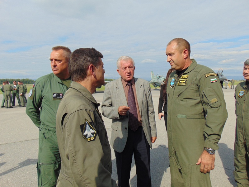 В база ”Граф Игнатиево” бе ВИП ден на съвместната българо-полска тренировка на ВВС