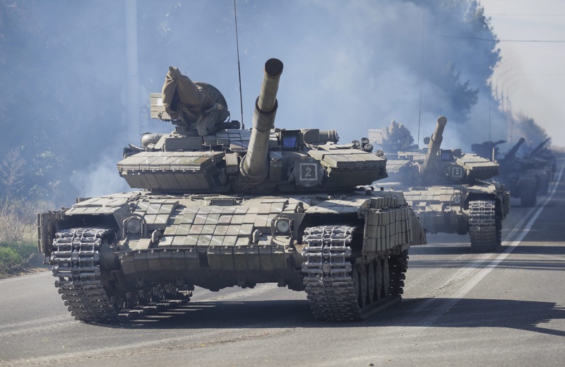 Армията и сепаратистите се изтеглят от фронта в Донбас?