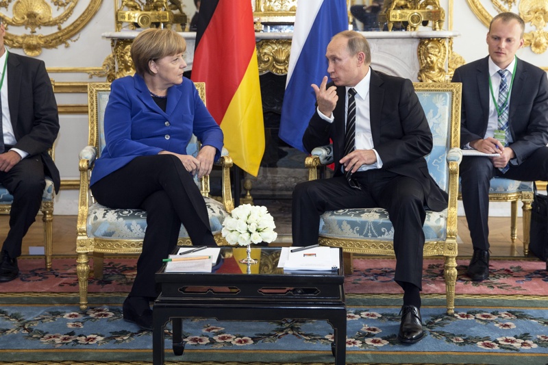 Меркел: Военните действия няма да спрат войната в Сирия