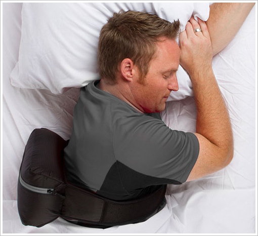 Предназначението на колана е да пречи на хъркащия човек да се обръща по гръб по време на сън