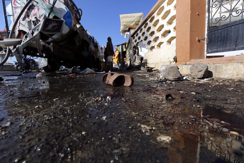 Нови жертви от сватба при въздушни удари в Йемен