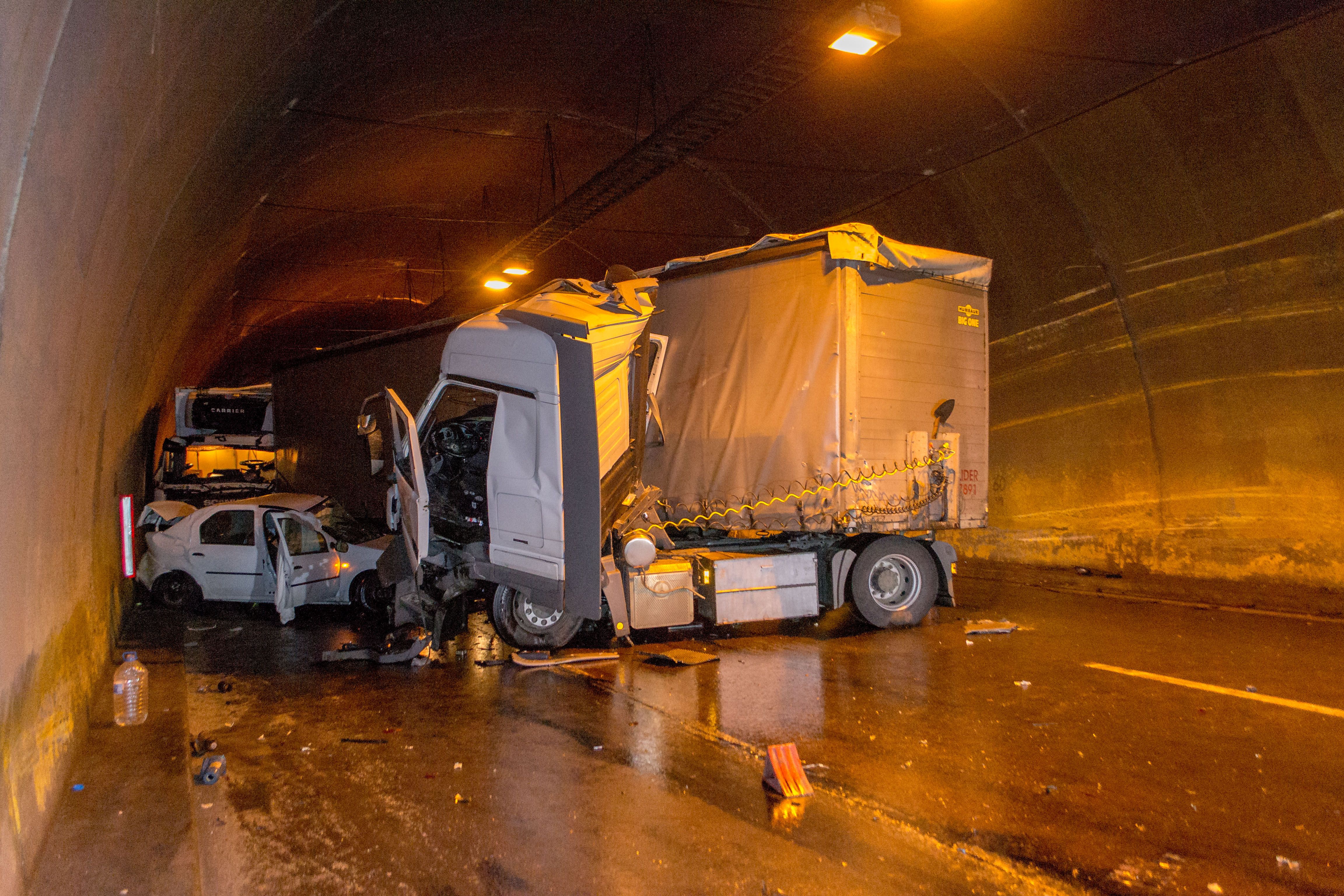 Държавата няма пари, за да направи пълен ремонт на тунелите, въпреки катастрофата на ”Витиня”
