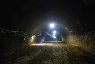 Прокопаха най-новия тунел на метрото (снимки)
