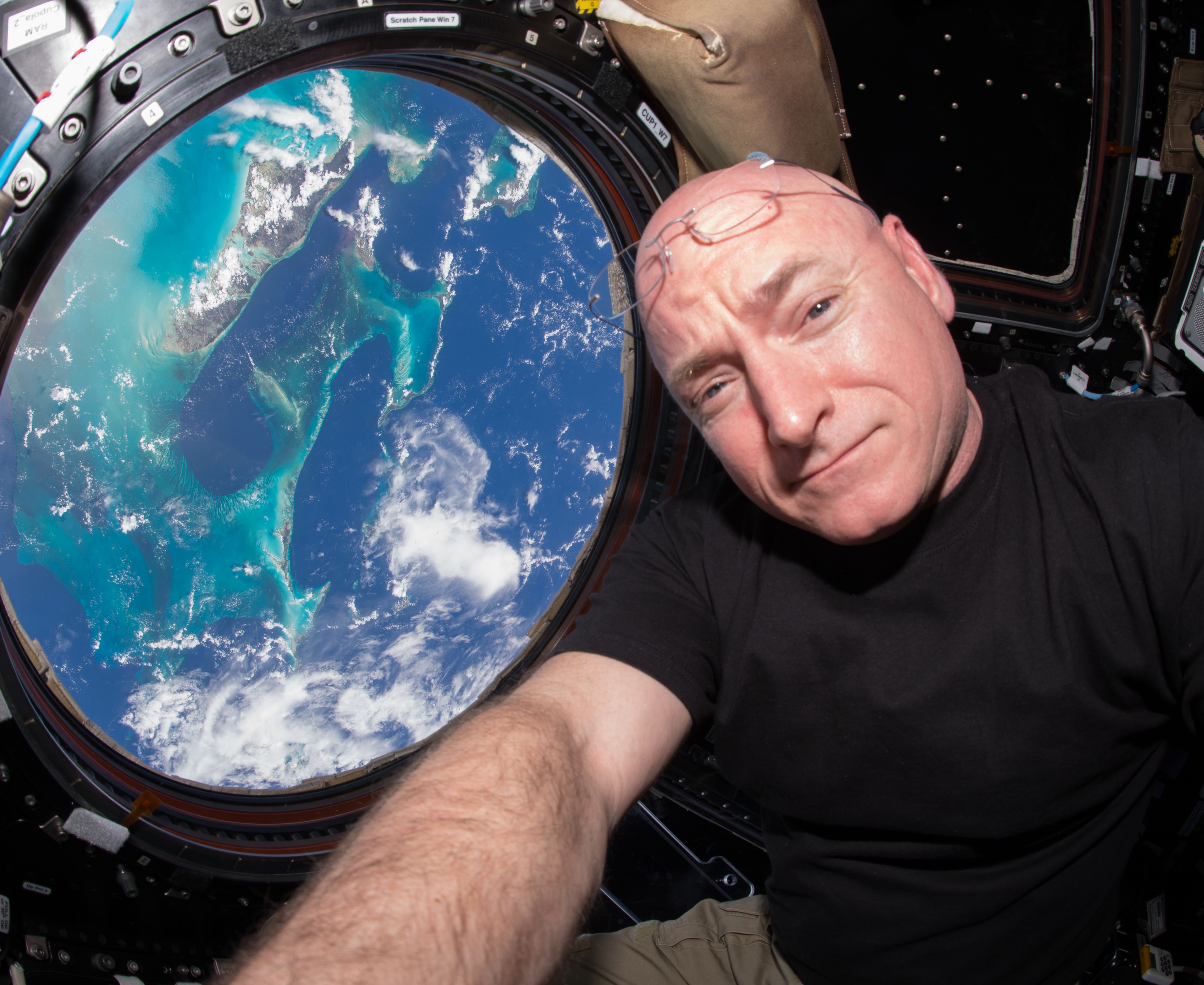 Никога не съм се чувствал съвсем нормално в космоса, казва Скот Кели