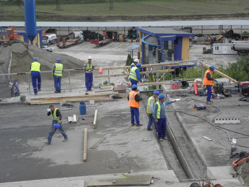 Една от жалбите в КЗК е за спряна процедура за изграждането на тунела ”Железница” на автомагистрала ”Струма”