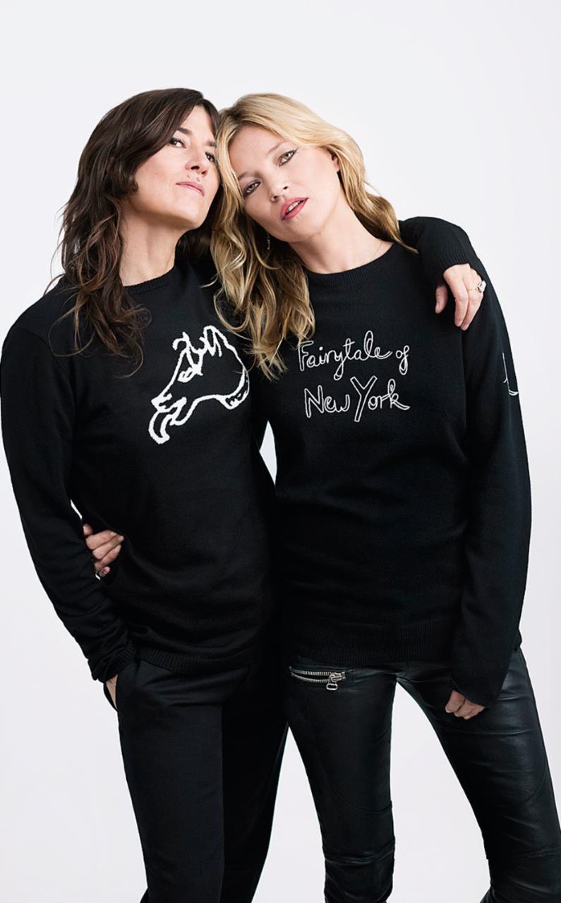 Бела Фройд и Кейт Мос с коледен пуловер за благотворителност