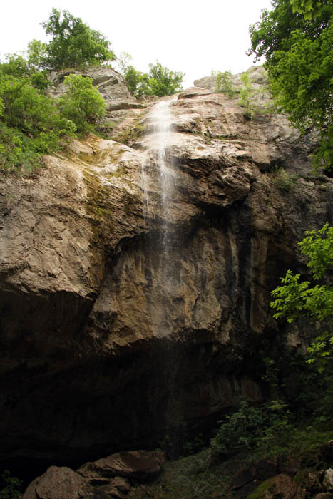 При крушунските водопади се е свлякла 200 кубика скална маса