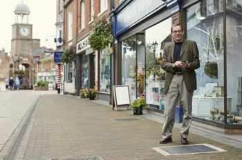 Първият Wi-Fi тротоар в света вече се тества в Англия