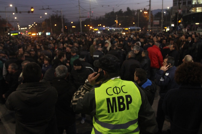 Полицаи протестираха в цялата страна