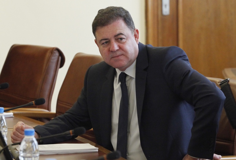 Николай Ненчев съобщи, че над 3200 служители на МО са придобили правото на пенсия