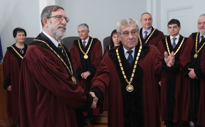 Новите конституционни съдии положиха клетва