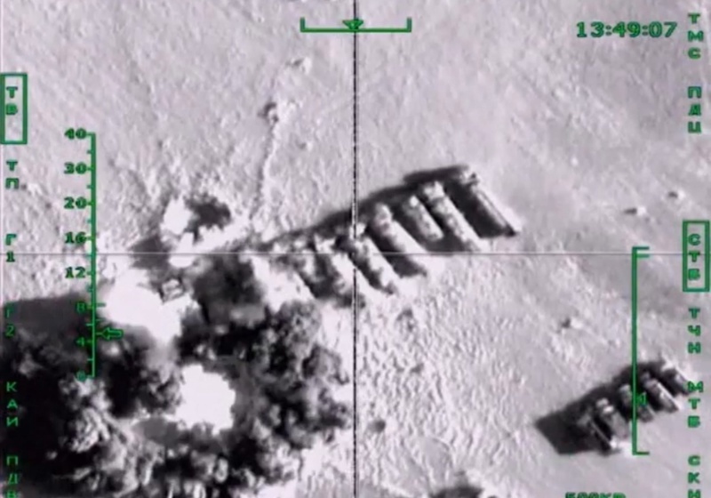 Русия обяви, че е обстрелвала с ракети колона автоцистерни с петролни продукти на ИДИЛ в Сирия