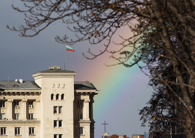 Хубаво време днес, отново валежи и по-хладно от утре