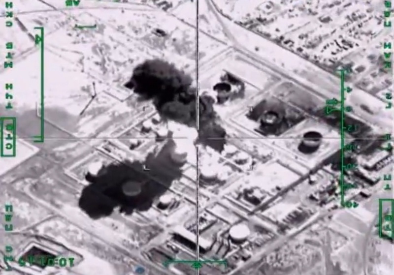 Поразена от руски въздушен удар петролна рафинерия на ИДИЛ в Сирия
