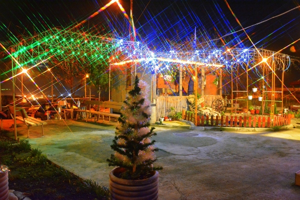 Бургас започна своето преобразяване за наближаващите декемврийски празниц