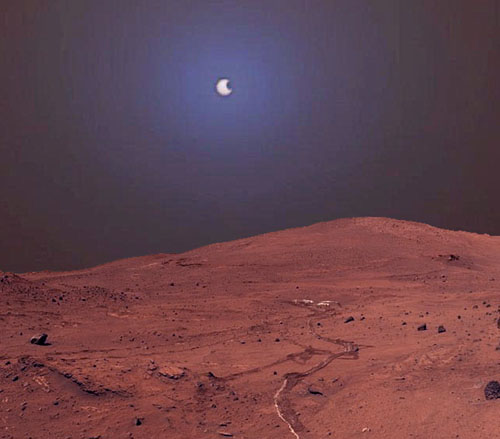 Фобос минава пред слънцето на Марс