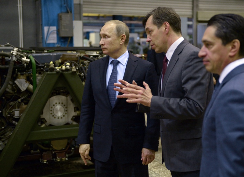 Владимир Путин посети военен завод в Нижни Тагил, в който се проектират и произвеждат танковете Армата