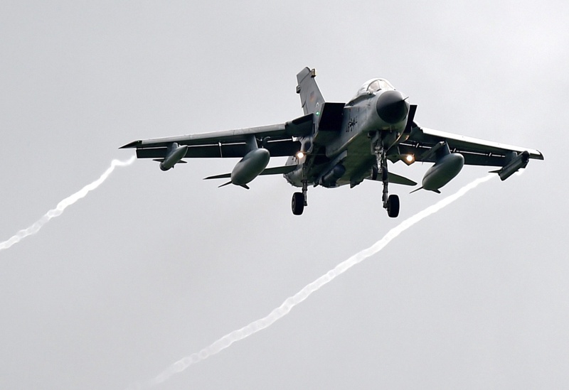 Германски боен самолет ”Торнадо”. Германия е готова да изпрати бойна авиация срещу ”Ислямска държава” в Сирия