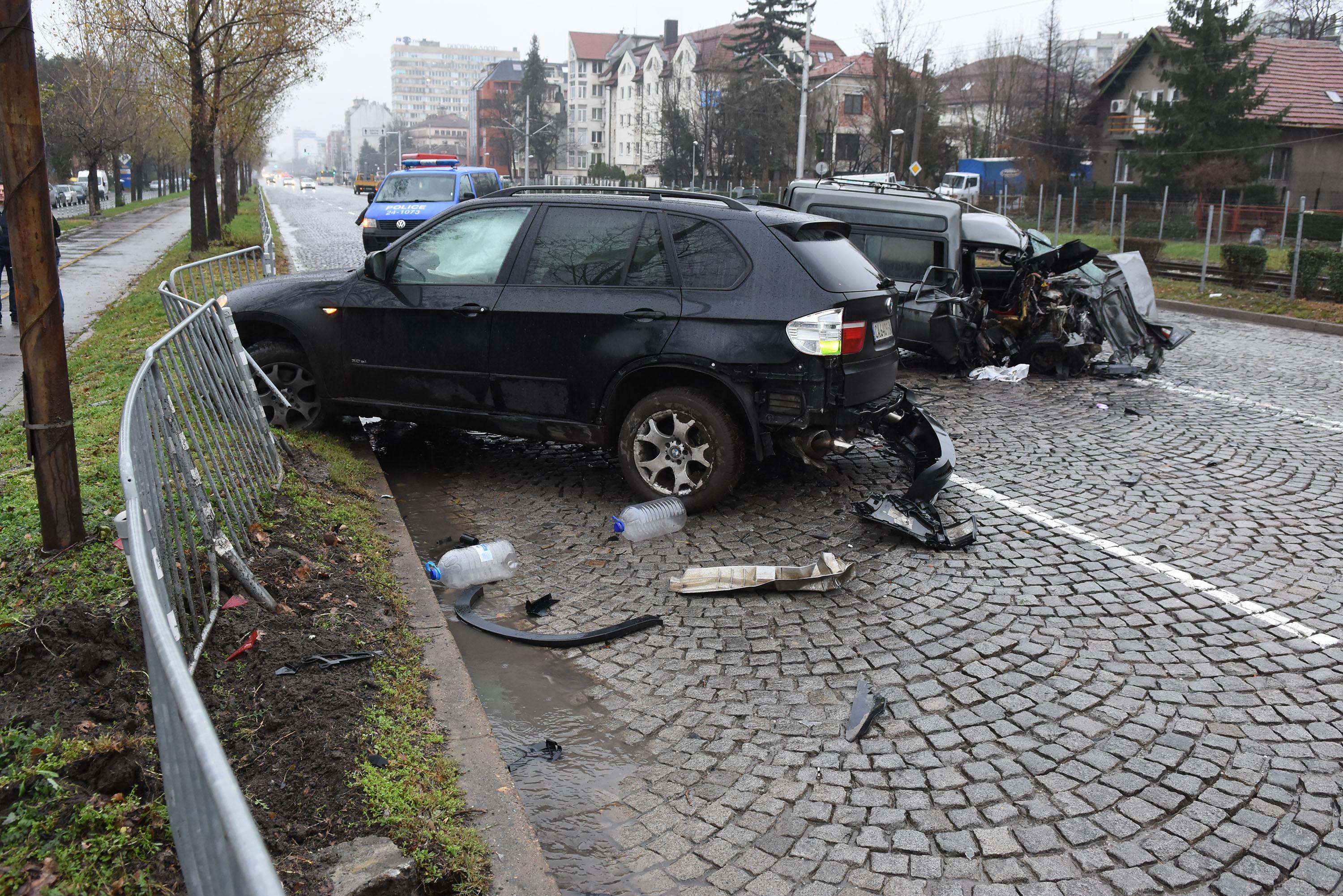 Жена загина при катастрофа в София, има и ранени