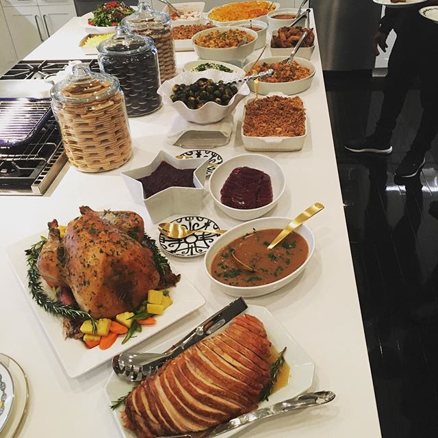 Клоуи Кардашиян е готвила за Деня на благодарността