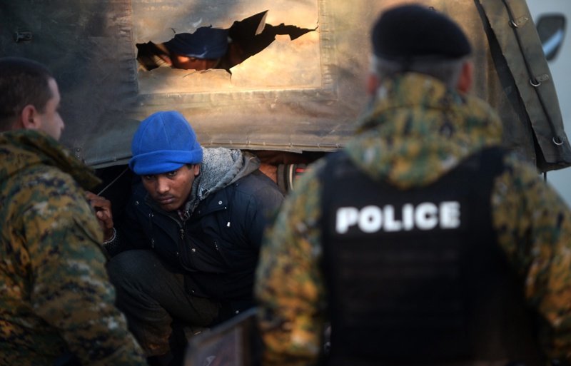 Македонската полиция бе принудена да влезе в сблъсък с протестиращи мигранти