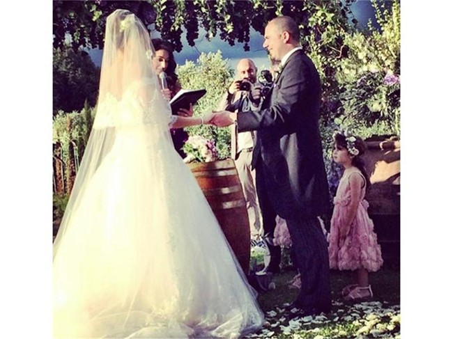 Амал Клуни венчава Венцислава и Tapeĸ Mиĸнac