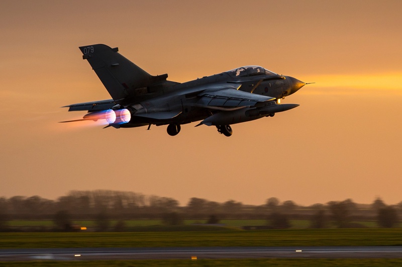 Великобритания нанесе първите си удари по ИДИЛ в Сирия