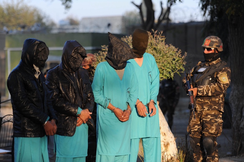 Арестувани талибани в Джалалабад, Афганистан, заподозрени за връзки с ”Ислямска държава”