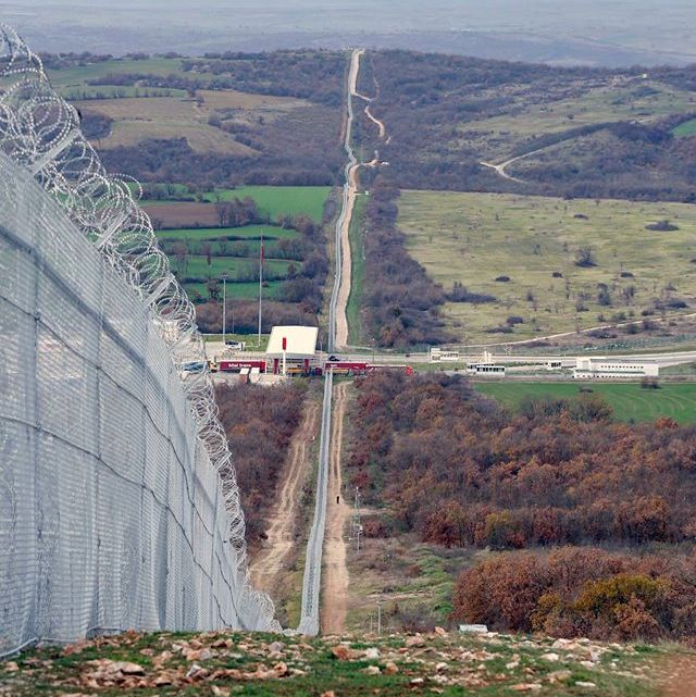 Участък от оградата на българо-турската граница