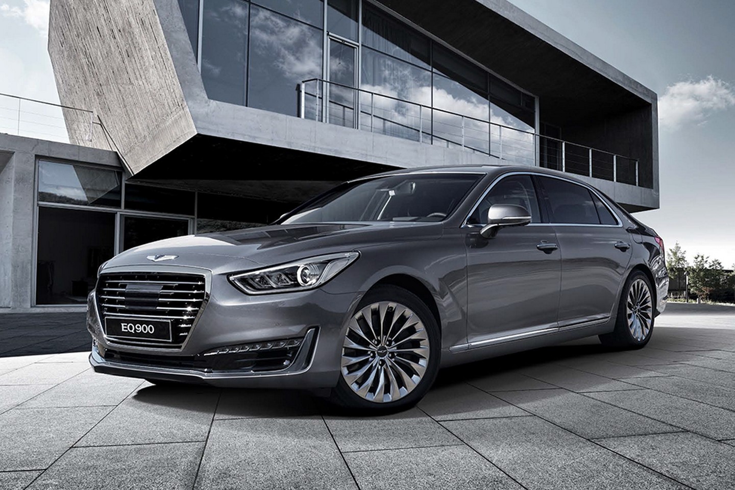 Hyundai разкри своя първи премиум модел - Genesis G90