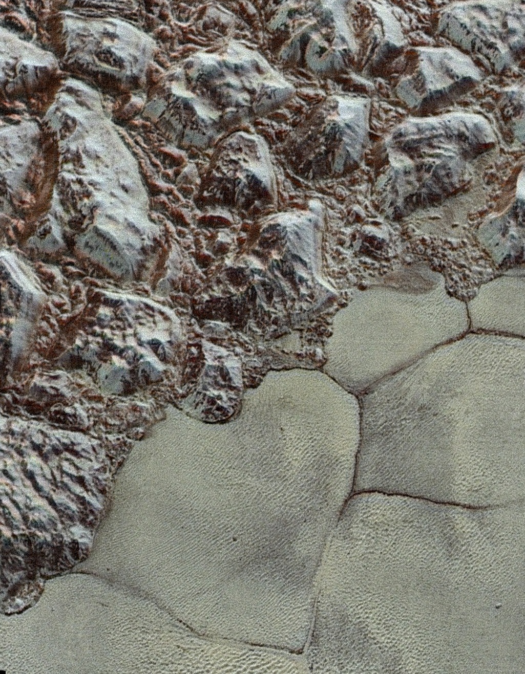 Първите цветни и детайлни снимки на Плутон