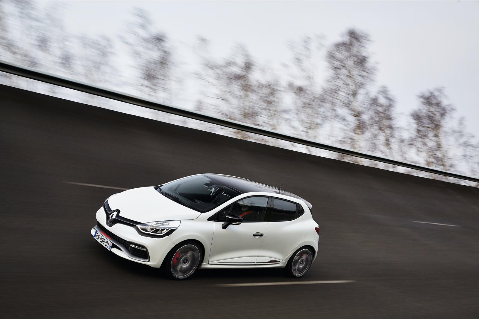Renault Clio RS 220 Trophy е най-бързият хеч на Нюрбургринг