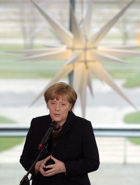 Германският канцлер Ангела Меркел иска решителен отговор на неотдавнашните сексуални посегателства