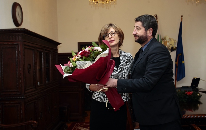 Екатерина Захариева  пое от Христо Иванов поста правосъден министър