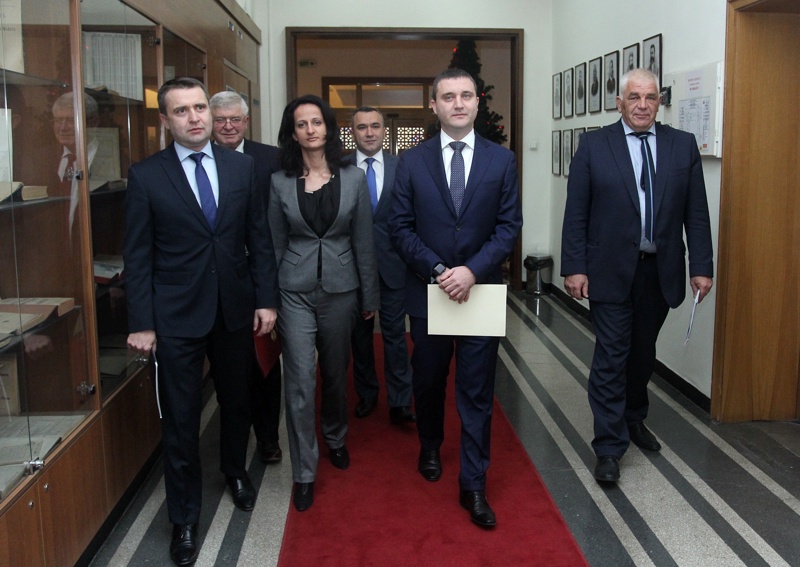 Министърът на финансите Владислав Горанов, заместниците му и шефовете на НАП и Митници на заключителна пресконфенция за  2015 г.